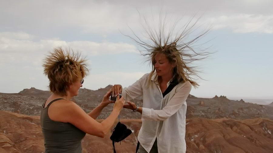 Uderzenie pioruna poprzedza silne naładowanie elektryczne w powietrzu