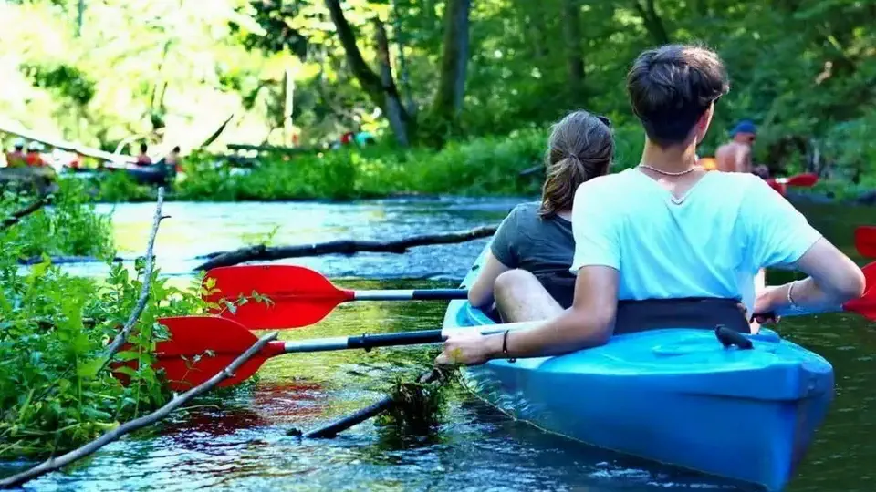 Rzeka Brda i spływ kajakowy. Artur Baumann, Paulina Perucka.