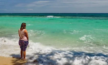 Białe plaże wyspy Carabao na Filipinach oraz inne ciekawostki