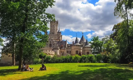 Zamek Marienburg w Dolnej Saksonii historia i ciekawostki