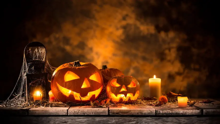 Halloween w Polsce i na świecie dawniej i dzisiaj święto duchów i strachów