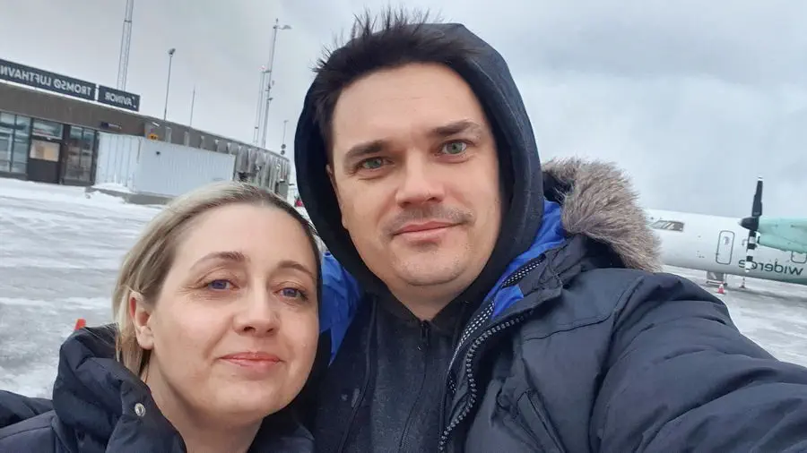 Norwegia, na lotnisku. Michał Baranowski, Ewa Baranowska.