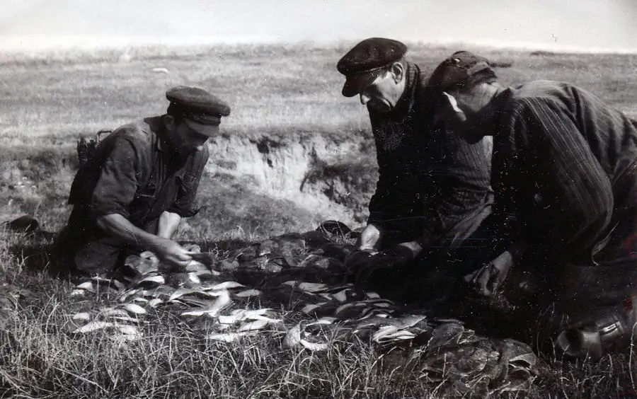 Kaszubscy rybacy po połowach