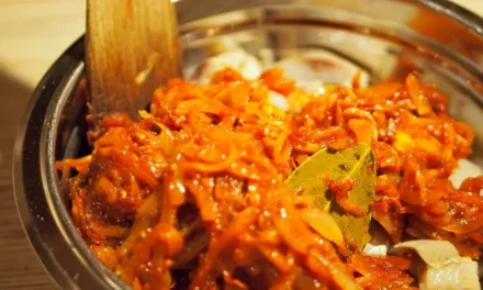 Śledź po kaszubsku tradycyjny, regionalny przepis na smaczną rybę