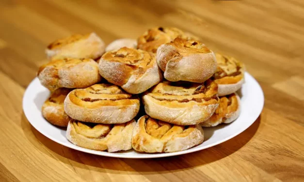 Przepis na cynamonki, czyli bułki cynamonowe oraz ciekawostki o cynamonie