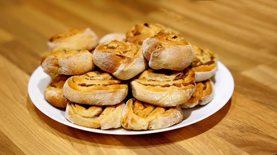 Przepis na cynamonki, czyli bułki cynamonowe oraz ciekawostki o cynamonie