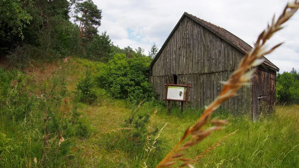 Dolina Rzeki Kulawy w Borach Tucholskich. Wiejska chata.