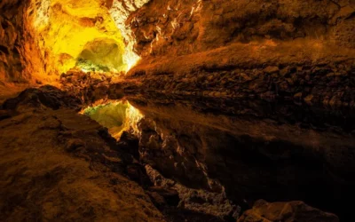 Lanzarote i wulkaniczne jaskinie Jameos del Agua