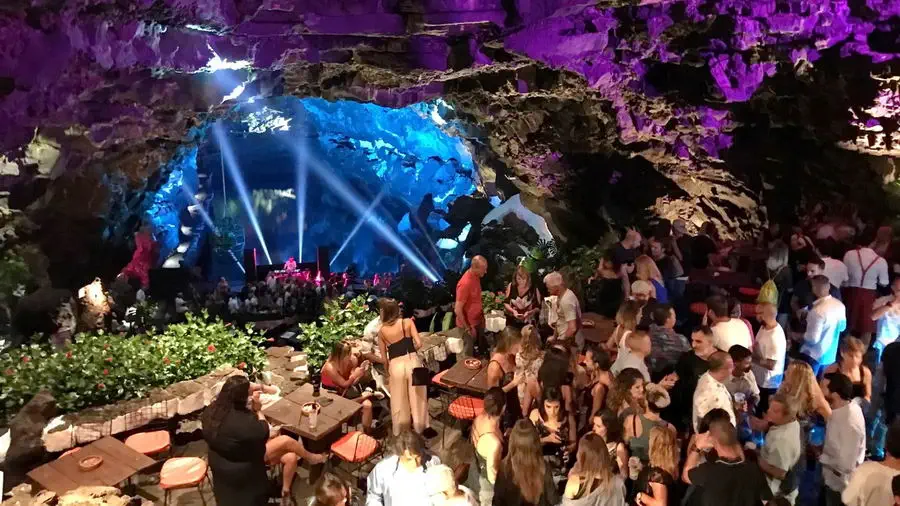 Sala koncertowa w jaskiniach na Lanzarote