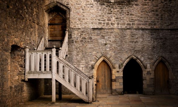 Zamek Chepstow normandzka twierdza w Walii zwiedzanie i ciekawostki