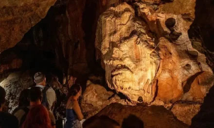 Jaskinie Kents Cavern w Torquay w Zachodniej Anglii