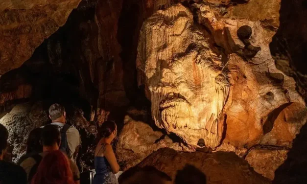 Jaskinie Kents Cavern w Torquay w Zachodniej Anglii