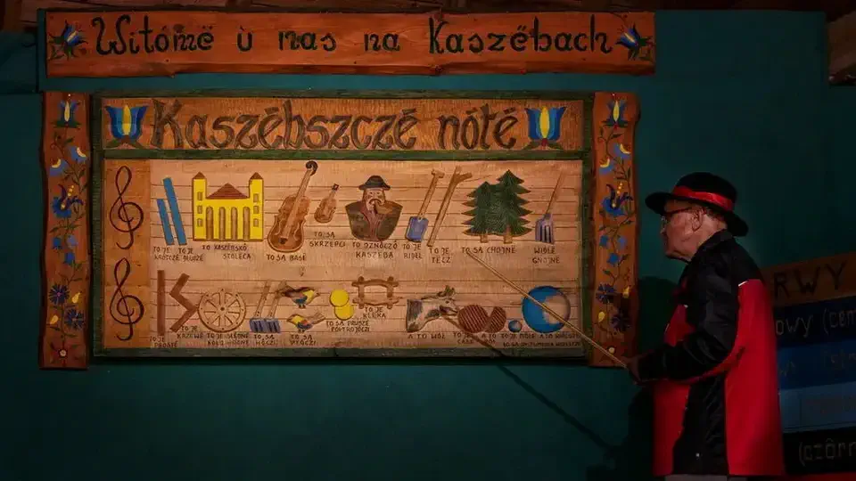 Szymbark na Kaszubach. Skansen i muzeum w Szymbarku - Kaszubskie Nuty.