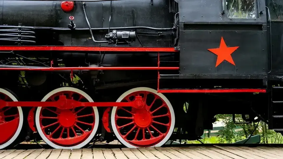 Szymbark na Kaszubach. Parowóz radziecki z Szymbarku.