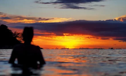 Zachód słońca niezwykły spektakl oraz ciekawostki o słońcu