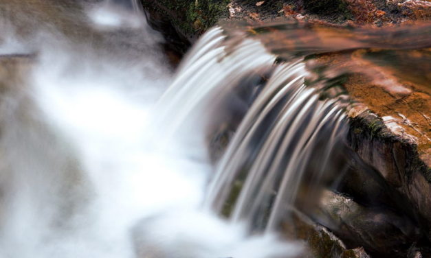 Wodospady w Parku Narodowym Brecon Beacons w Walii i szlak Four Falls trail