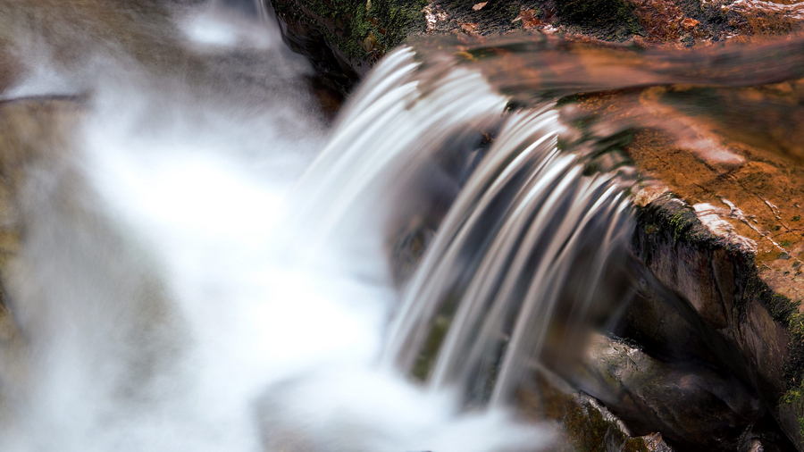 Wodospady w Parku Narodowym Brecon Beacons w Walii i szlak Four Falls trail