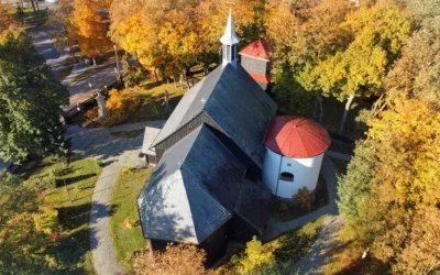 Kościół w Gąsawie drewniana perła architektury na Pałukach