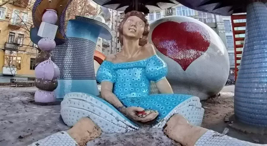 Alicja w krainie czarów z kijowskiej alei pejzażowej