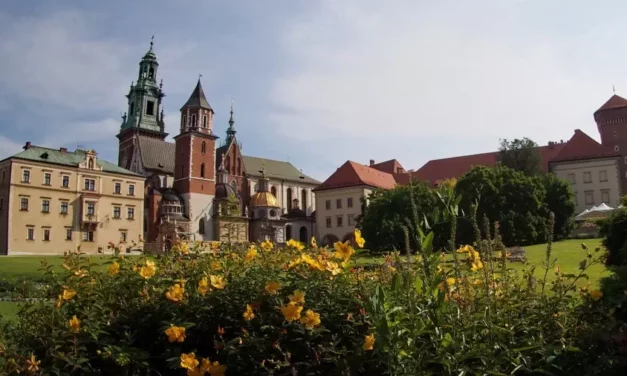 Wawel Zamek Królewski w Krakowie zwiedzanie i ciekawostki o Wawelu