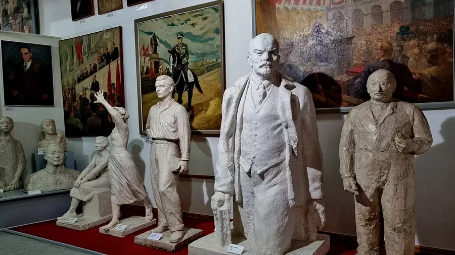 Sztuka socrealizmu w pałacu w Kozłówce