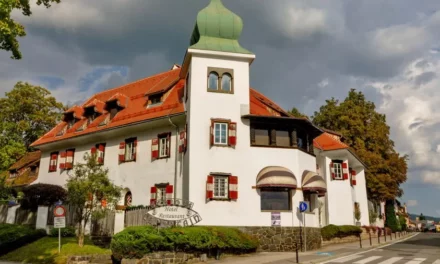 Zamek Leonstain na Riwierze Austriackiej – tam gdzie Franciszek Józef chodził piechtą