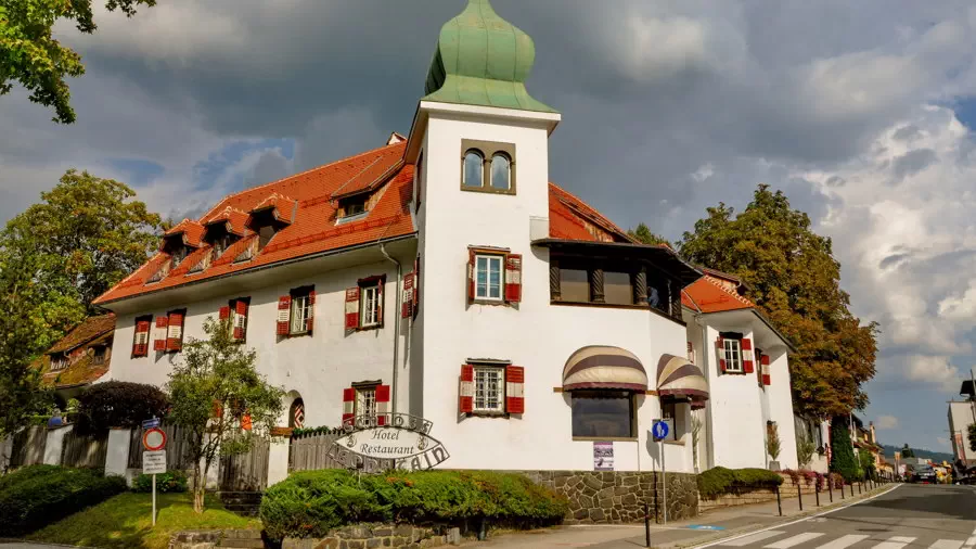 Zamek Leonstain na Riwierze Austriackiej – tam gdzie Franciszek Józef chodził piechtą