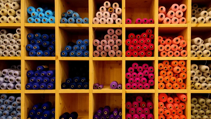 Szwajcarski ser Appenzeller mzeum. Nici i przędze.