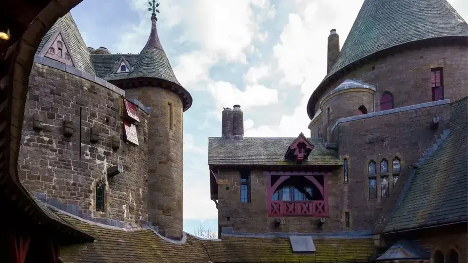 Zamek Castell Coch w Walii.