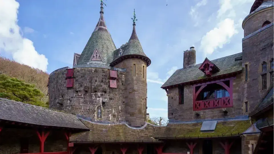 Zamek Castell Coch w Walii.