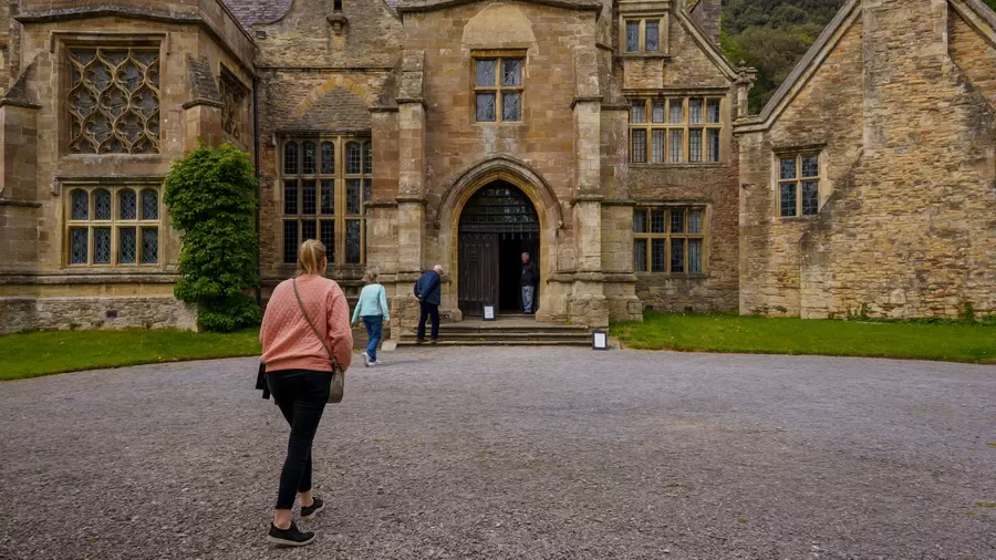 Wejście do Clevedon Court