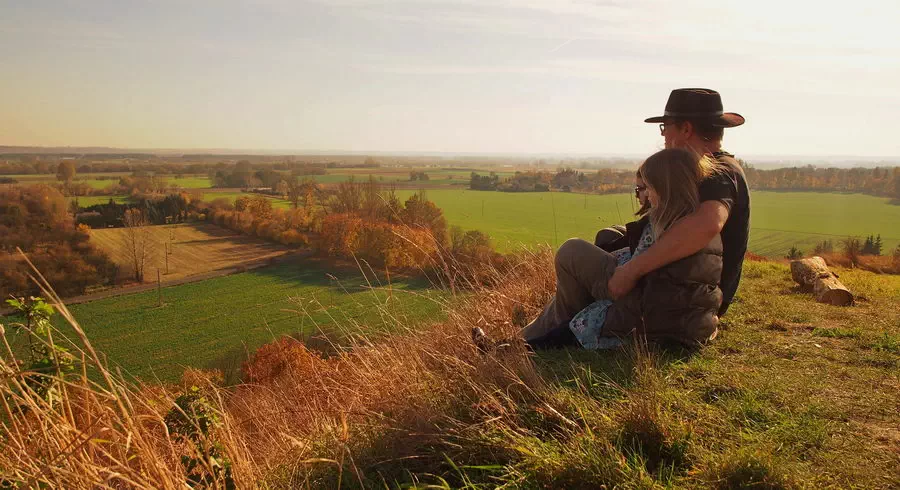 Świecie nad Wisłą i Michał Baranowski w kapeluszu.
