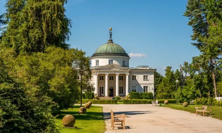 Pałac w Lubostroniu zwiedzanie, legenda i ciekawostki