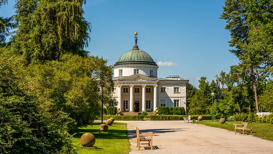 Pałac w Lubostroniu