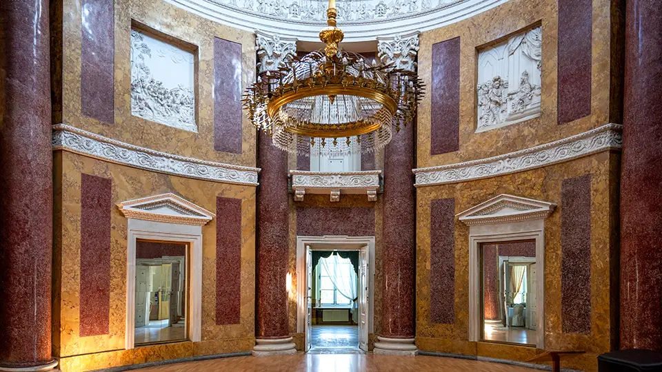Pałac w Lubostroniu wnętrze