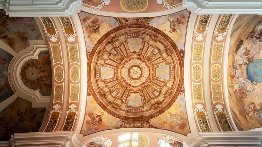 Atrakcje w Chojnicach. Kościół farny w Chojnicach sufit