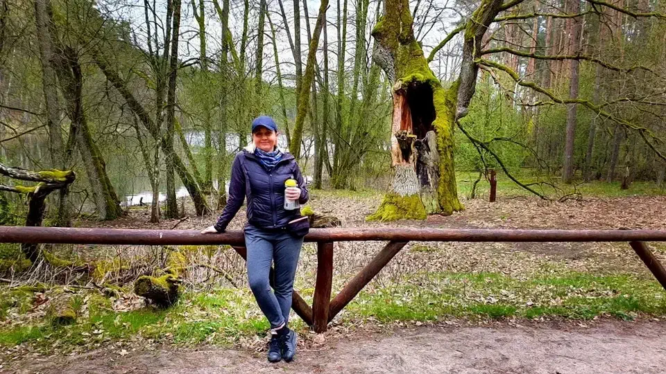Dąb Bartuś i jezioro Kacze Oko. Bory Tucholskie. Ewa Baranowska.