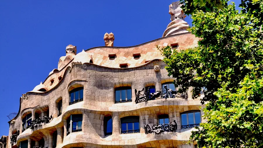 Dom Casa Mila w Barcelonie