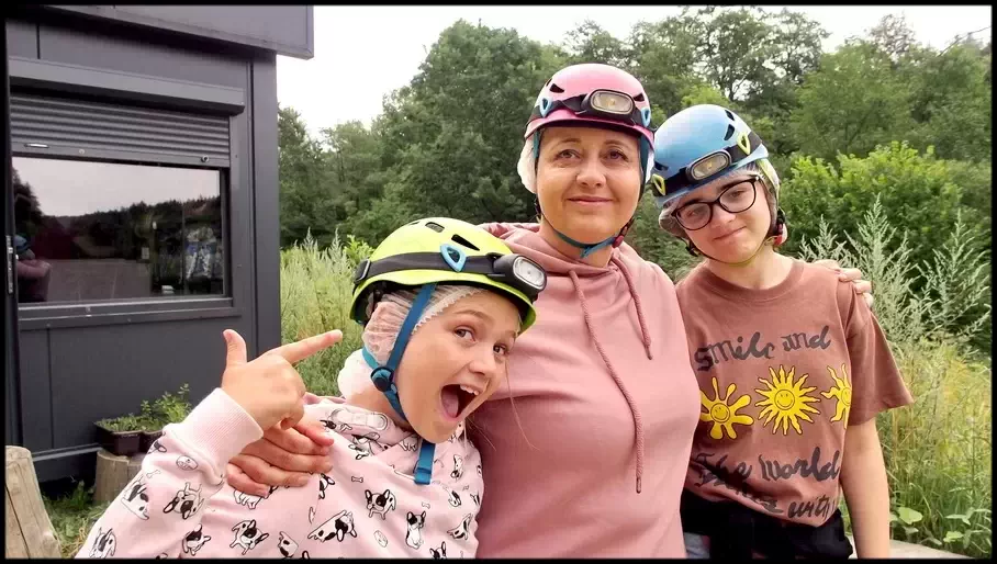 Rodzinna wycieczka do jaskini Radochowskiej