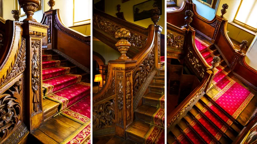 Drewniane schody w Dunster Castle