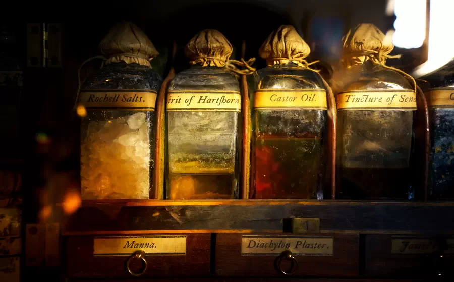 Spiżarnia i pomieszczenia gospodarcze w zamku Dunster Castle