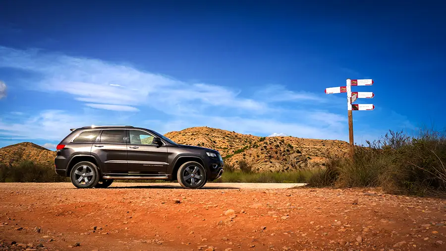 Dolina Rio Vinalopo. Jeep Grand Cherokee na hiszpańskich bezdrożach