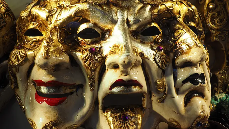 Maski weneckie. Potrójna maska wenecka