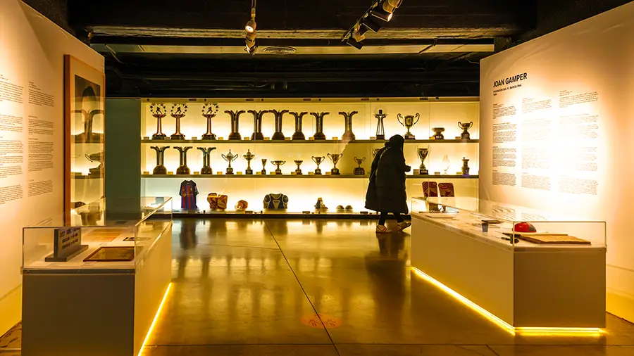Muzeum FC Barcelona i sala z trofeami