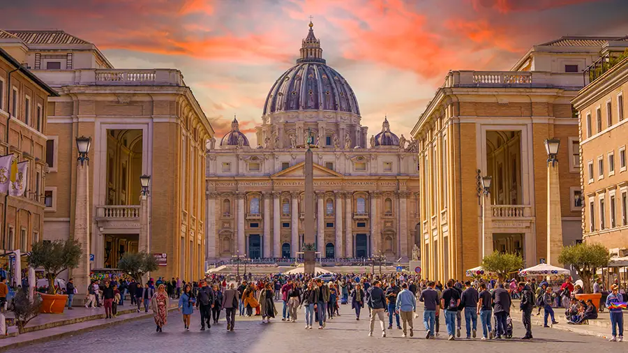 Rzym atrakcje - Plac Świętego Piotra w Rzymie widok na bazylikę