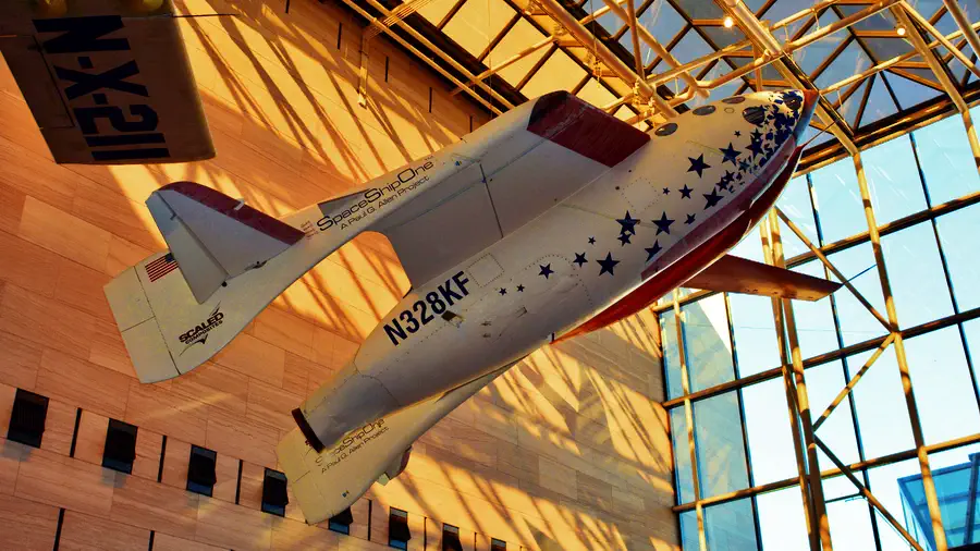 SpaceShipOne pierwszy prywatny statek kosmiczny.