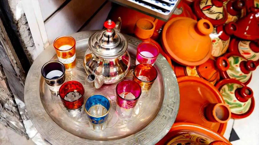 Dżami al-Fana w Marrakeszu zestaw do picia herbaty w Maroko