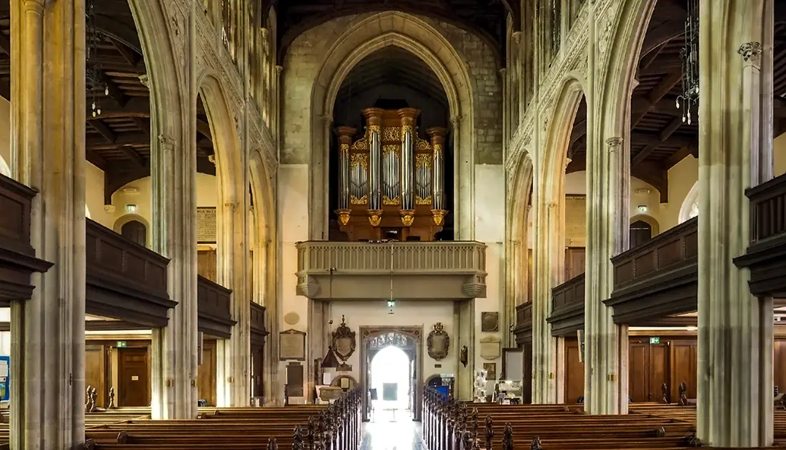 Kościół Great St Mary w Cambridge z punktem widokowym