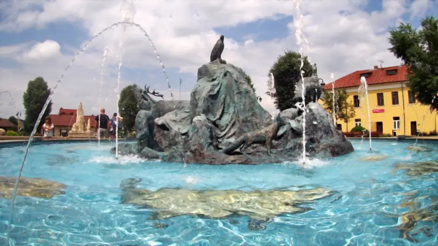 Fontanna w Józefowie na rynku