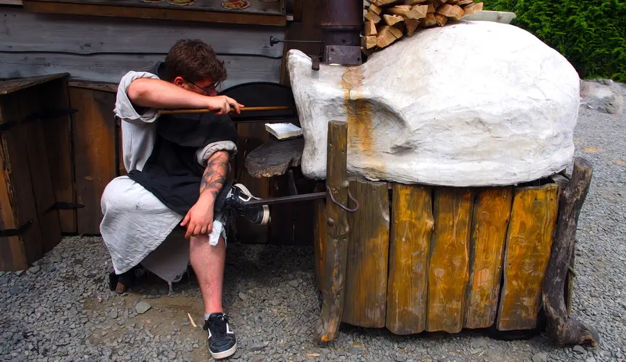 Zabytkowy piec chlebowy w zamku Czocha